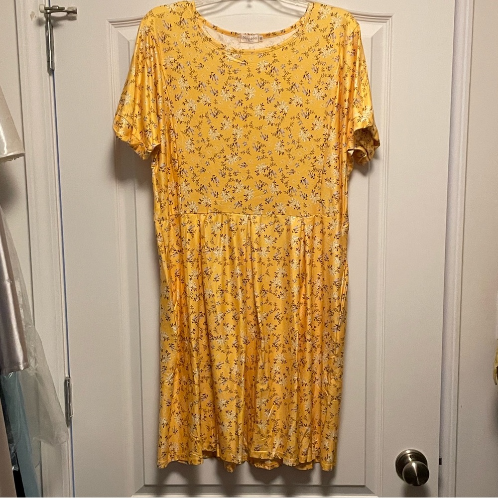 Yellow floral mini dress from Amazon (Naggoo) XXL
